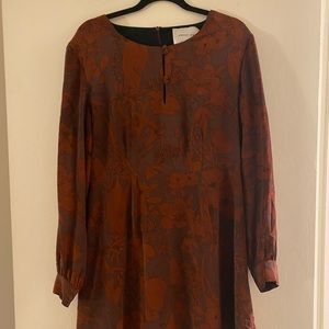Amour Vert Briella silk dress, Calistoga floral print. Sustainable brand.